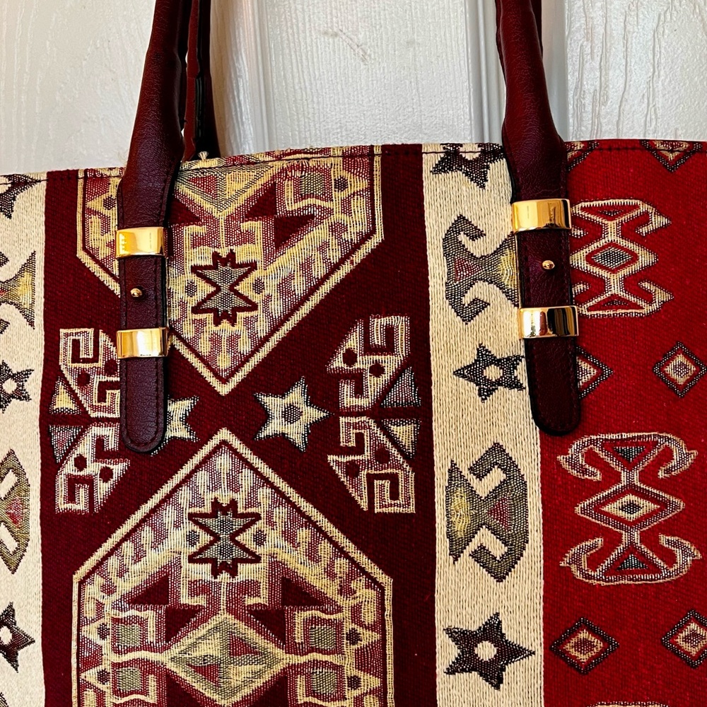 NEW UNIQUE Faux Leather & Material Multicolor shoulder bag purchased Macedonia - Picture 3 of 12